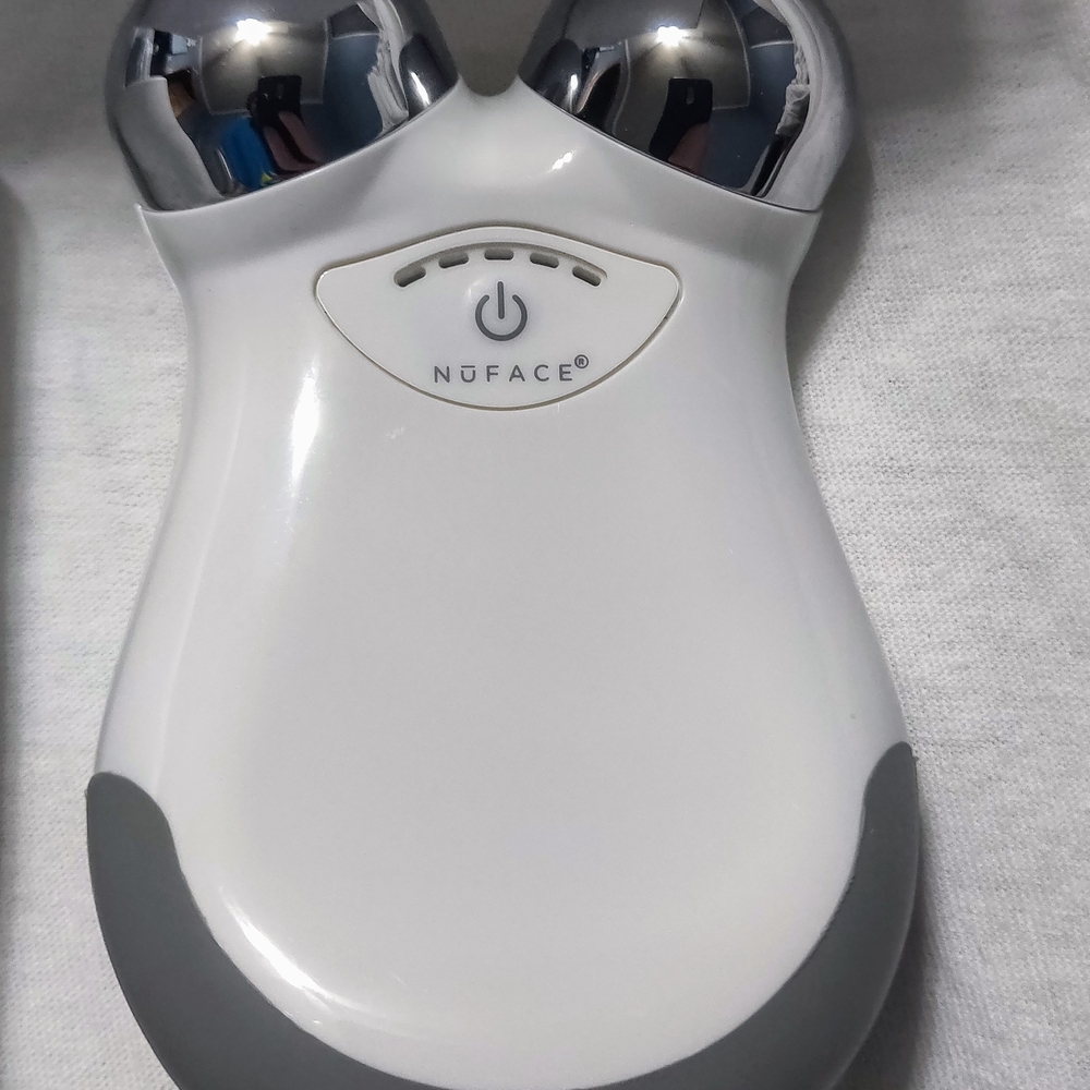 NuFACE White and Silver Facial Toning Device